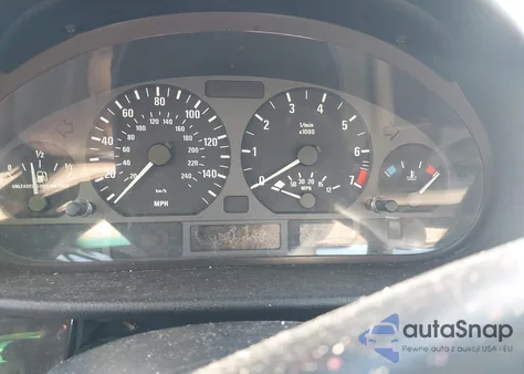 2004 BMW 325Xi z USA, uszkodzony, nr VIN WBAEU33454PR06374